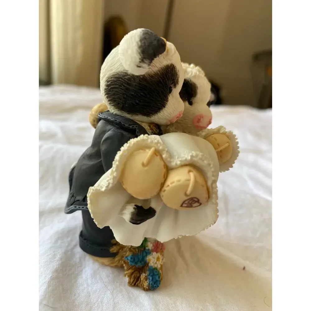 1995 Enesco Mary's Moo Moos figurine titled 